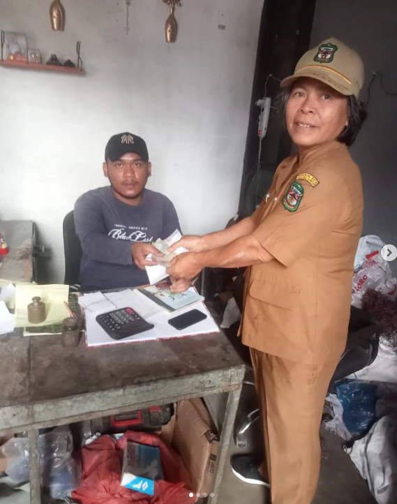 Penjualan Botot Hasil Sedekah Sampah Untuk Stunting (De_Saku) Kecamatan Siantar Barat